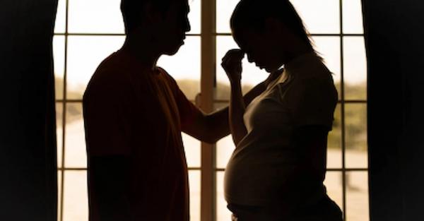 همراهی همسر باردار، رفتار با همسر باردار