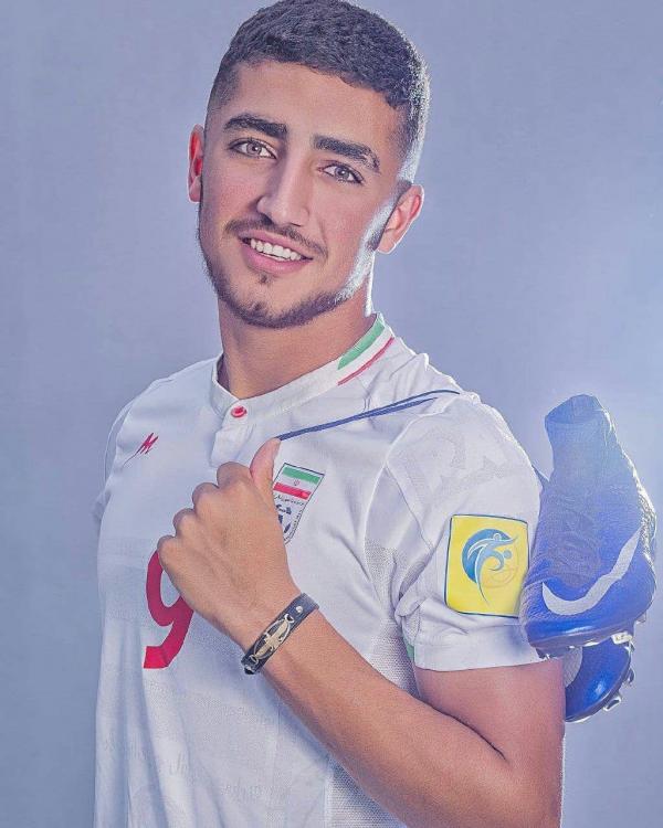 الهیار صیادمنش,الهیار صیادمنش فوتبالیست,زندگینامه الهیار صیادمنش