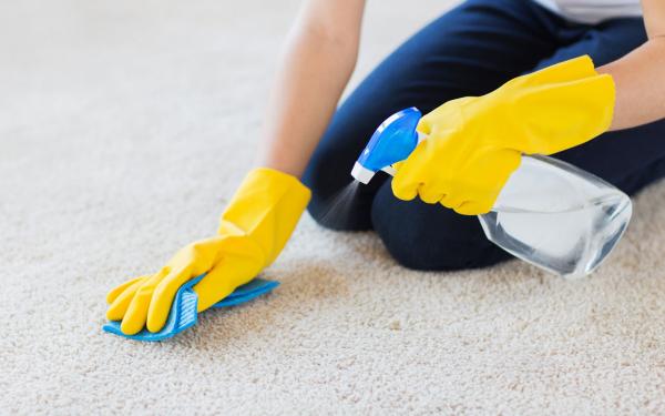 تمیز کردن فرش,برای تمیز کردن فرش چه راهی وجود دارد,طرز تمیز کردن فرش