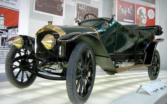 سالروز اختراع نخستین خودروی جهان,مرسدس بنز,ویژگی‌ اولین خودروهای تولید شده کمپانی‌های بزرگ,فولکس واگن,رولز رویس,صنعت خودروسازی,معروف ترین برندهای خودروسازی
