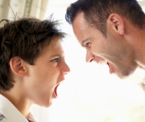 روابط والدین و فرزندان,تضادهای رفتاری,شکاف میان والدین و فرزندان
