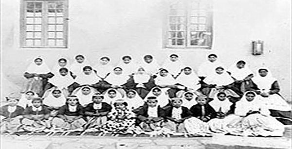 انقلاب مشروطه,نهضت مبارزه حقوق زنان,نخستین مدرسه دخترانه ایران