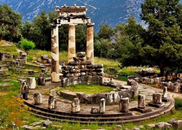 شهر باستانی دلفی یونان,جاهای دیدنی یونان,مکانهای دیدنی یونان