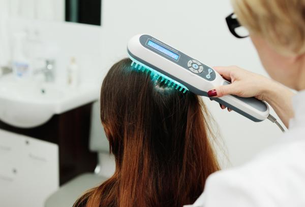 درمان ریزش مو,لیزرتراپی برای درمان ریزش مو,راهکارهای درمان ریزش مو