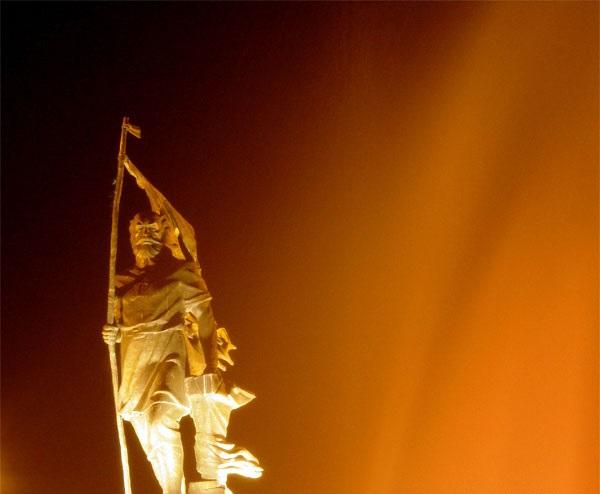 Statue of Kaveh Ahangar