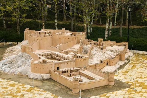 مکانهای دیدنی ایران در باغ موزه مینیاتور