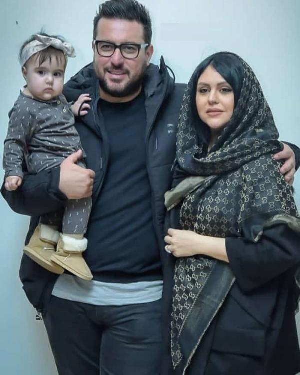 محسن کیایی در کنار همسر و دخترش