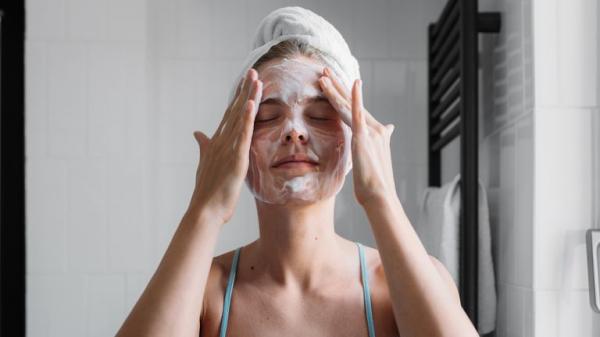 شستشوی مناسب صورت و پیشگیری از افزایش چربی پوست بینی