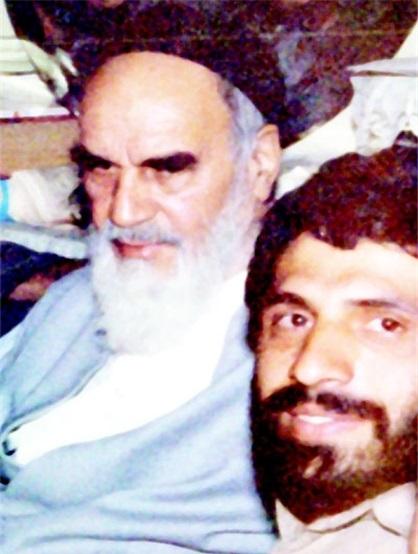 شهید ناصر کاظمی در کنار امام خمینی