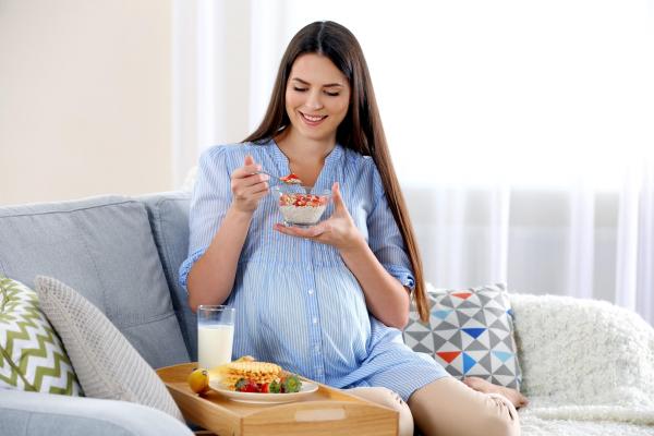 تغذیه دوران بارداری در ماه چهارم,درباره تغذیه دوران بارداری,بهترین نوع تغذیه دوران بارداری