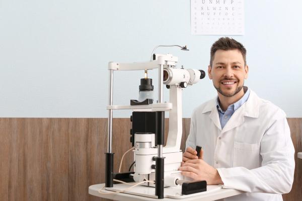 رشته چشم پزشکی,رشته چشم پزشکی چند سال است,توضییح در مورد رشته چشم پزشکی