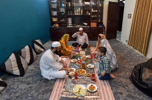 دعای هنگام افطار امام علی,دعای هنگام خوردن لقمه اول افطار,دعای بعد از افطار