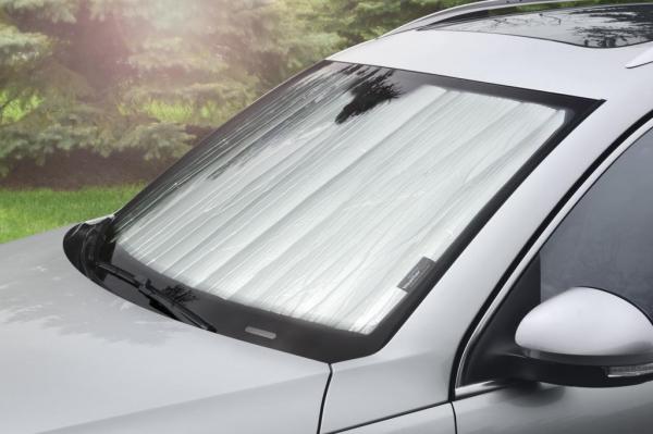 نحوه تمیز کردن شیشه جلو خودرو,دلایل تابش نور از شیشه جلو خودرو