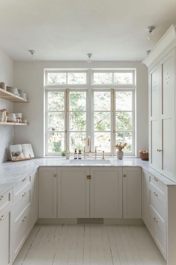 طراحی آشپزخانه کوچک,اصول طراحی دکوراسیون آشپزخانه های کوچک,کابینت سفید برای آشپزخانه کوچک