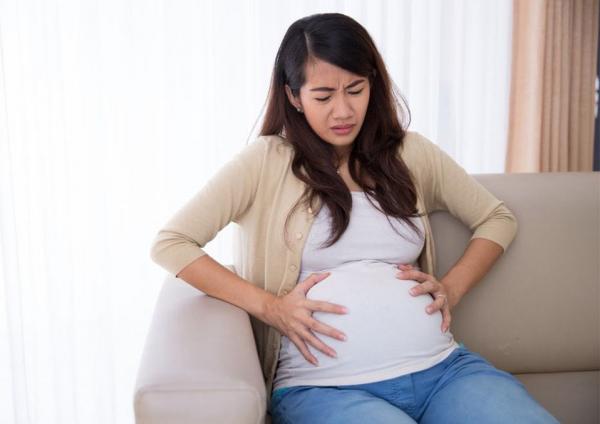 علت سفت شدن شکم در بارداری,سفت شدن شکم در بارداری,عوارض سفت شدن شکم در بارداری