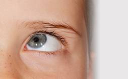 درمان انحراف چشم با ورزش,ورزش برای درمان انحراف چشم