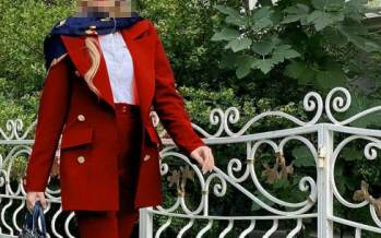 نکات و اصول ست مانتو قرمز (+ تصاویر) ست مانتو قرمز,ست مانتو قرمز با شال,ست مانتو قرمز با رنگ سفید