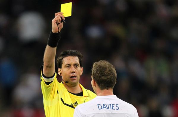 جریمه کارت زرد در فوتبال